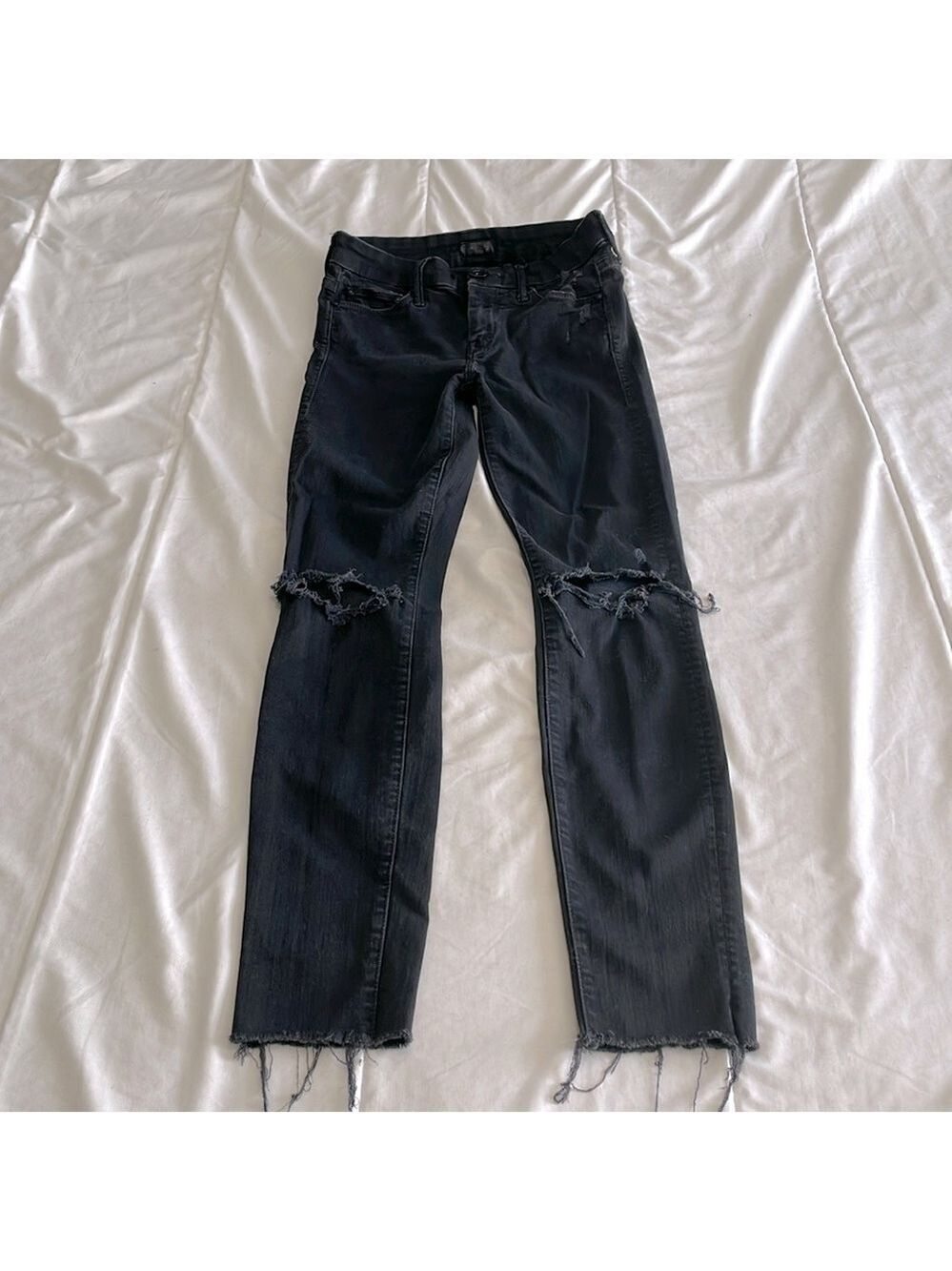 Mother Looker Ankle Fray Jeans in Guilty As Sin Size 24